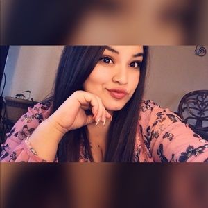 Meet your Posher, Angelia